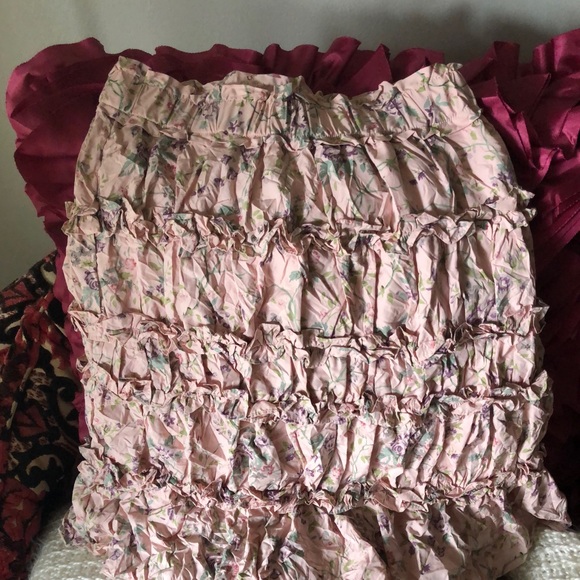 Clothes - Picture 5 of 8